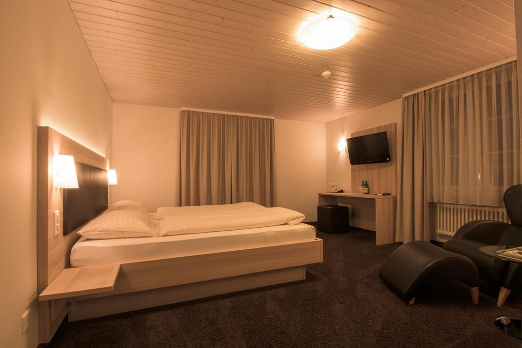 Hotel Zum Goldenen Kreuz Frauenfeld Habitación foto